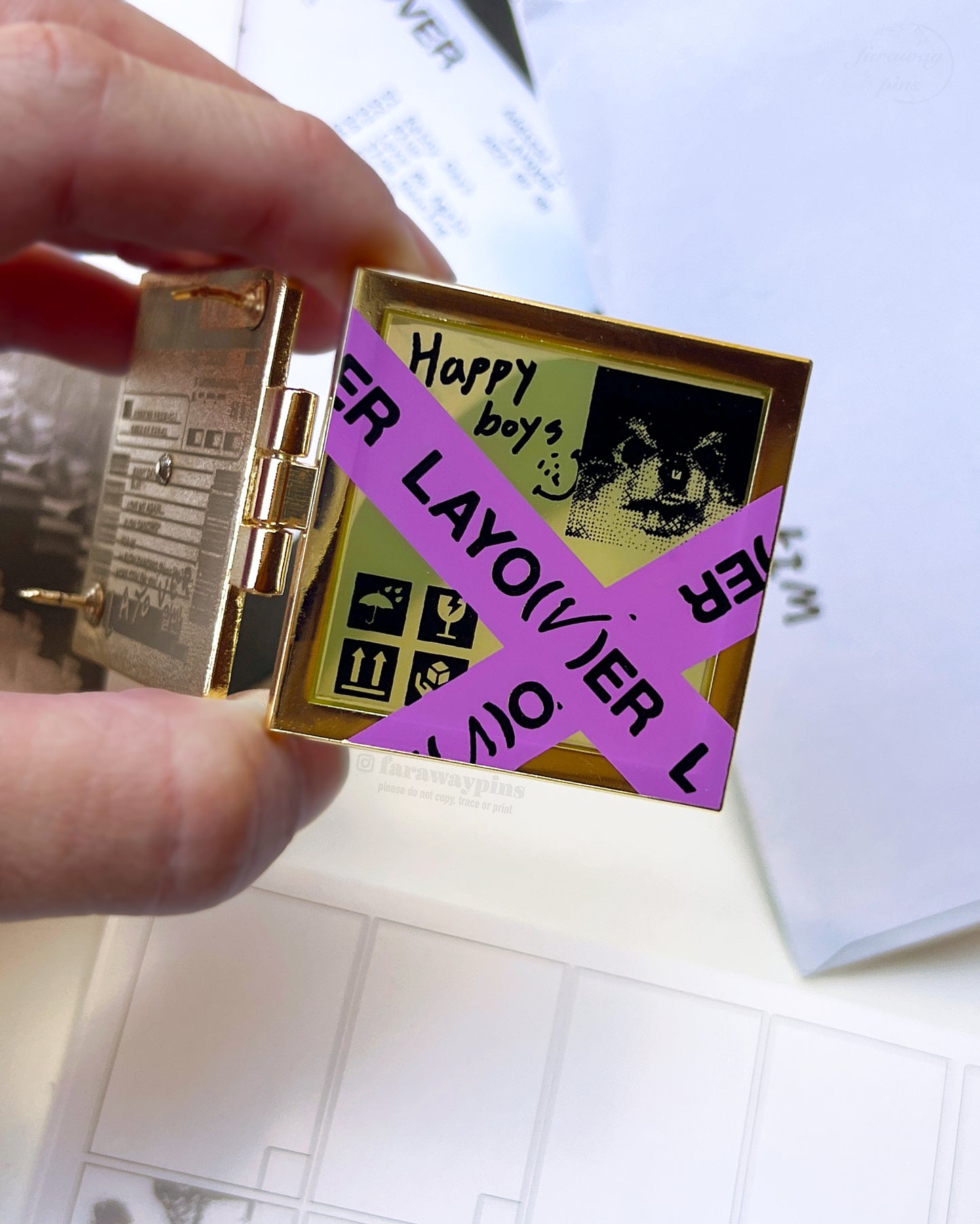 Layover (V/Taehyung) - Hinged Album & CD Spinner Pin (Individuals)